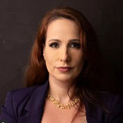 Profa. Dra. Agatha Gonçalves Santana